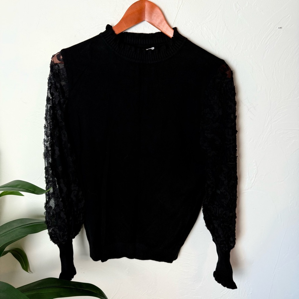 ✨ Siani Milano Black Lace Sleeve Sweater – Size M (NWT!)✨